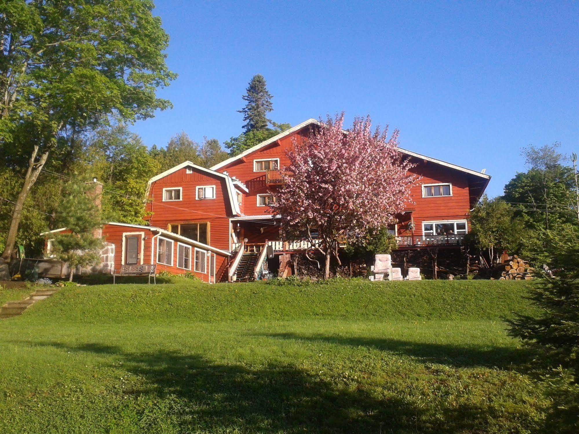 Auberge The Parker'S Lodge Inn Val-David Exterior foto